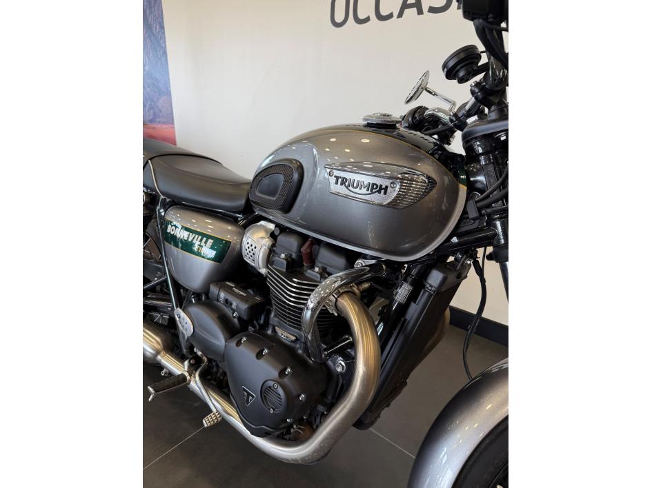 TRIUMPH Bonneville T100 GOLD LINE Edition