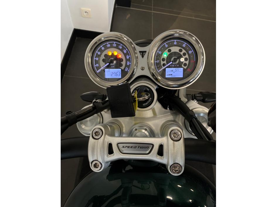 TRIUMPH SPEED TWIN 1200