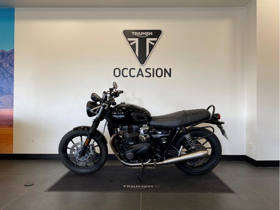 TRIUMPH STREET TWIN  900