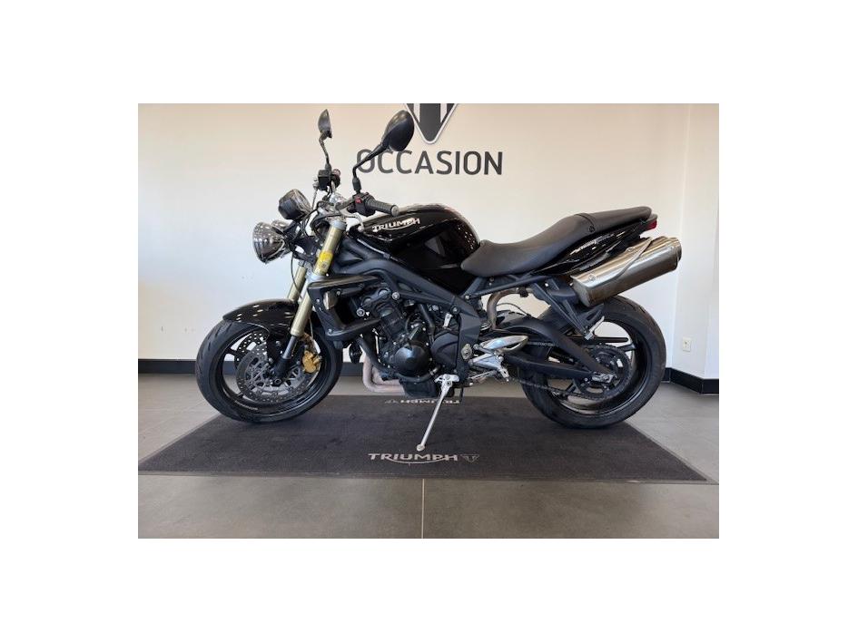TRIUMPH STREET TRIPLE 675