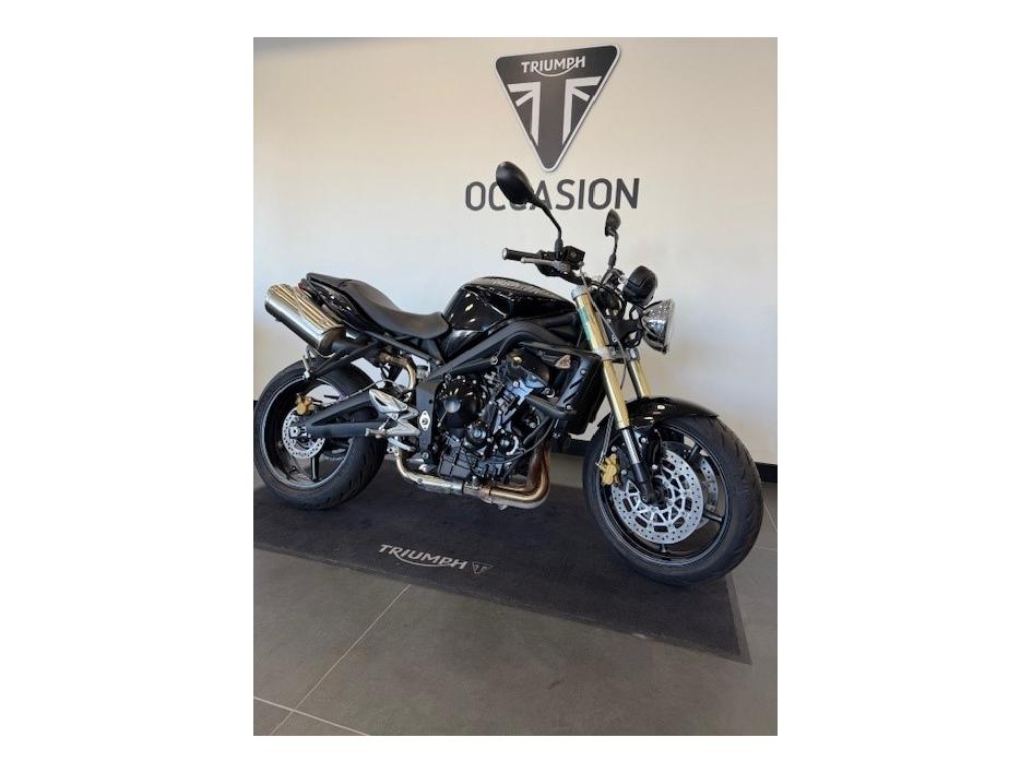 TRIUMPH STREET TRIPLE 675